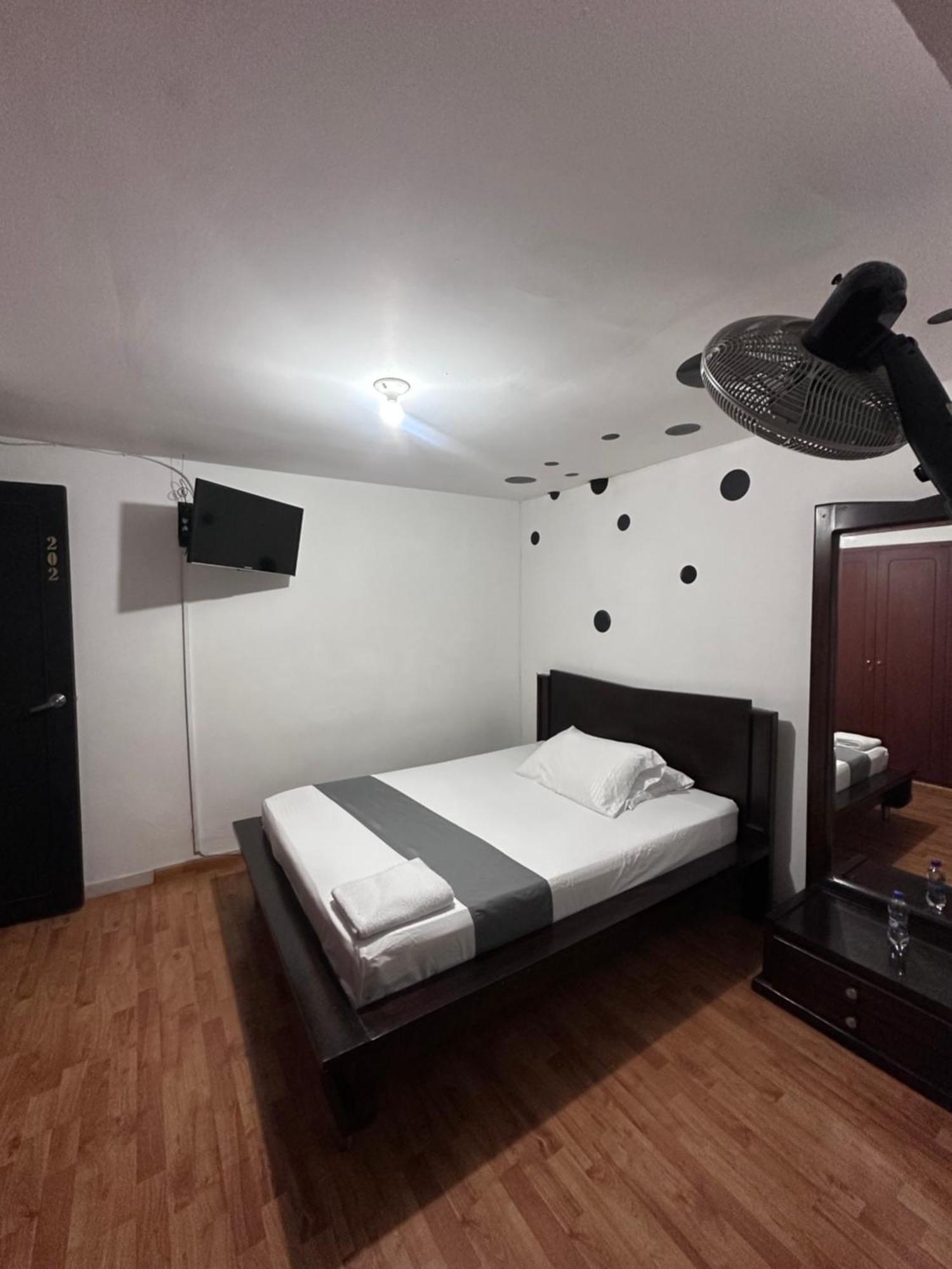 Hotel Yellow Maraya, Pereira Extérieur photo